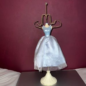 Jewelry Holder - Baby blue dress and pearl necklace detail